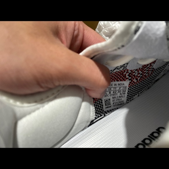 Yeezy Boost 350 V2 Zebra Size 8.5 - Picture 3 of 4